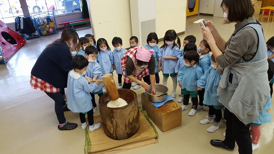 金沢幼稚園のお餅つき大会