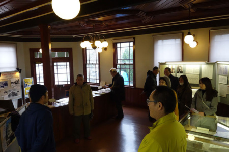 写真4 銀行展示資料 写真4 銀行展示資料