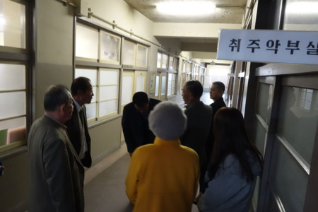 写真6 高級学校校舎内 写真6 高級学校校舎内