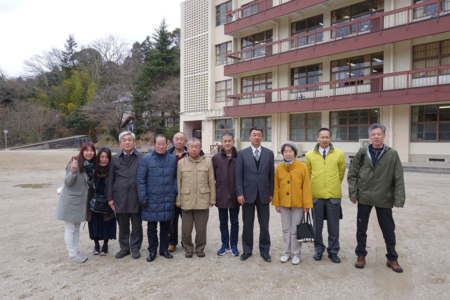 写真9 京都朝鮮中高級学校にて 写真9 京都朝鮮中高級学校にて
